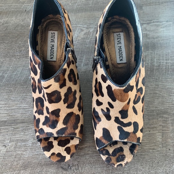 Steve Madden wicked leopard wedges - Picture 2 of 5